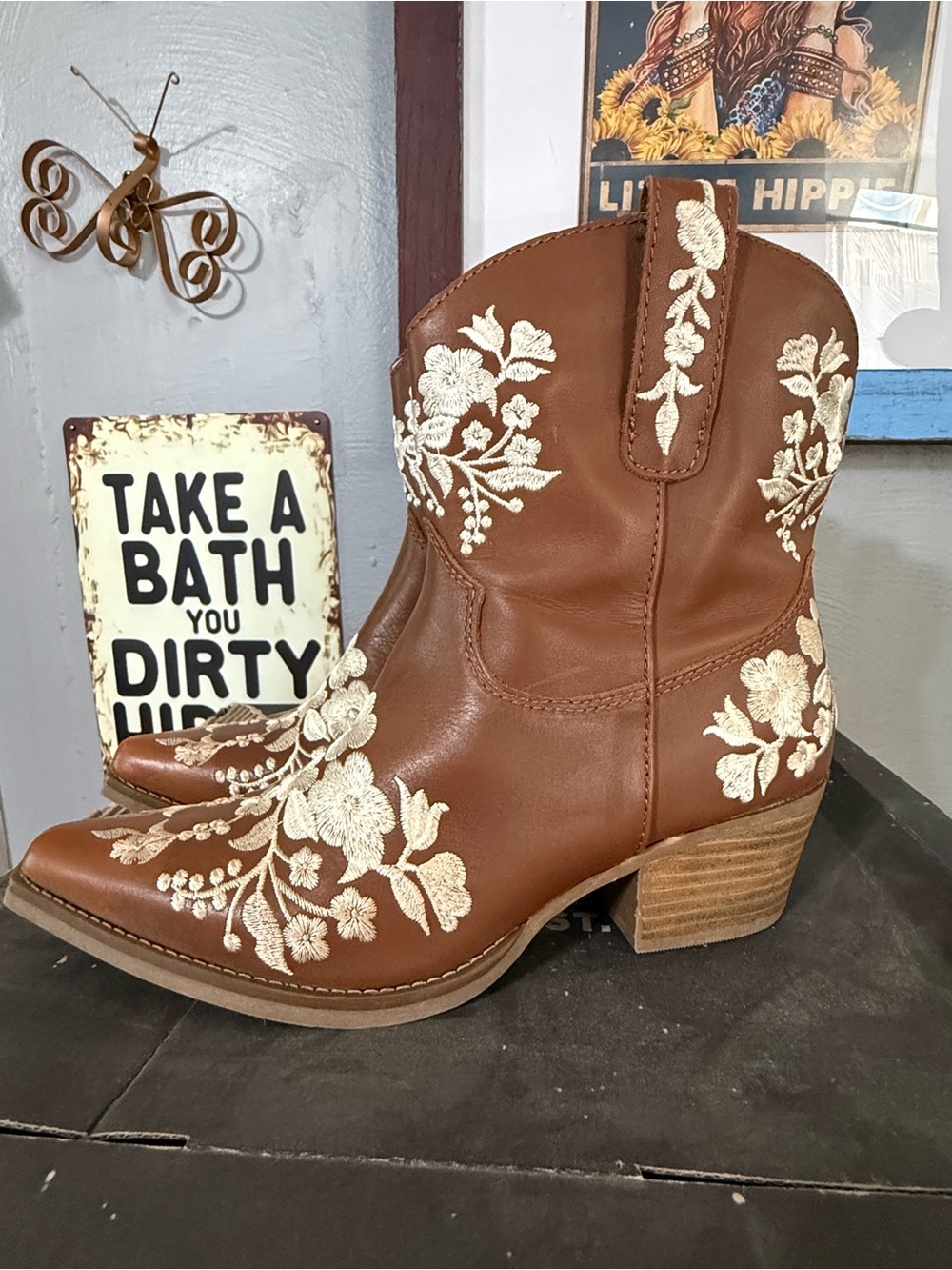 dingo Brown Ankle Boots with White Floral Embroidery
